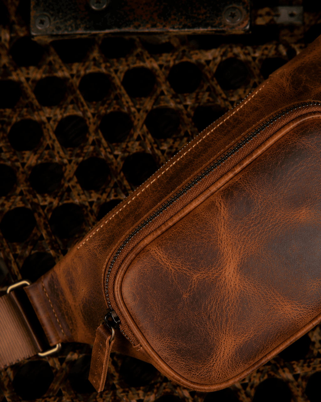 Hector - Deri Crossbody Çanta